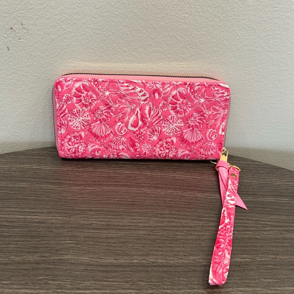 Simply Southern Seashell Starfish Pink and White Quilted Wallet Wristlet - Picture 7 of 9